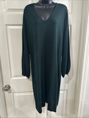 Belle by Kim Gravel Dark Green Sparkle V-Neck Midi Dress